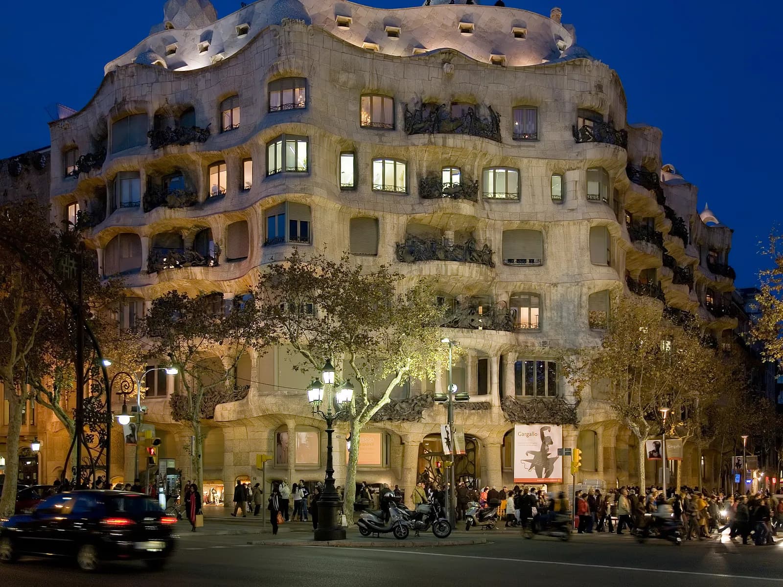 Casa Milà façade with warrior-chimney rooftop in Barcelona