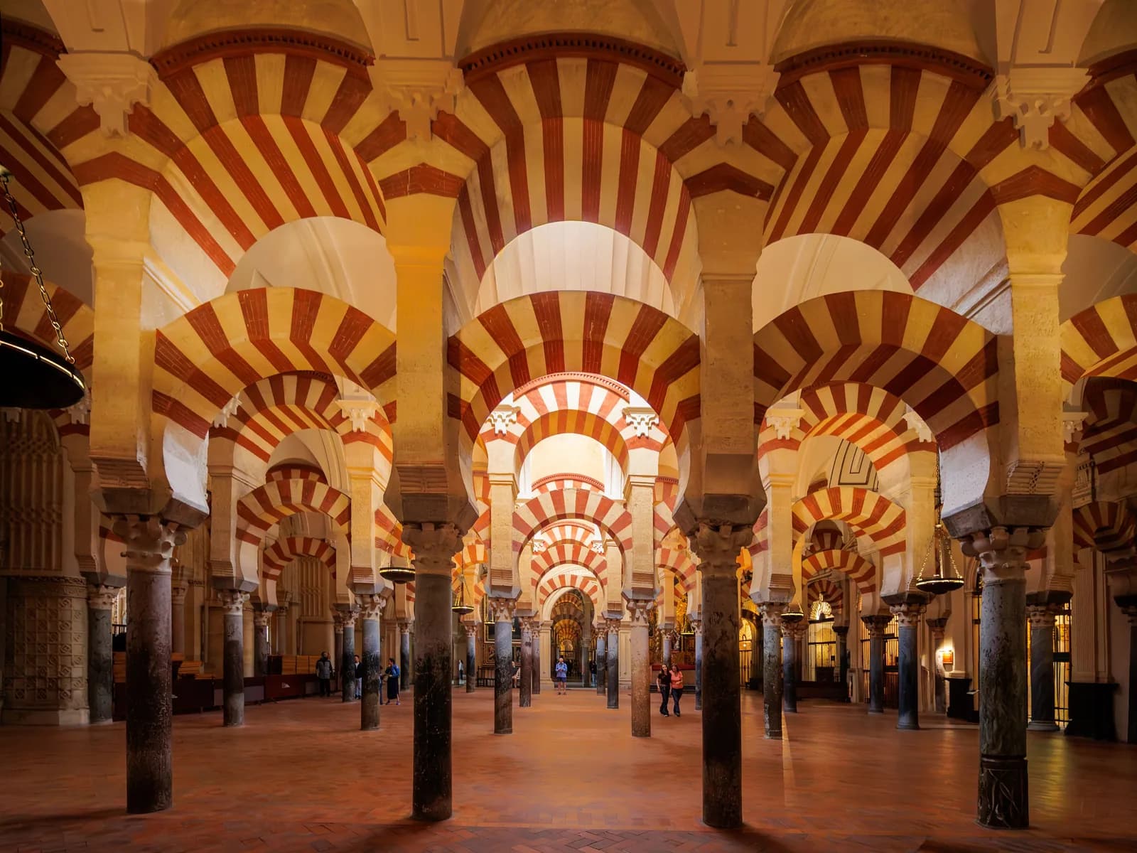Arcos bicolores en el interior de la Mezquita-Catedral de Córdoba