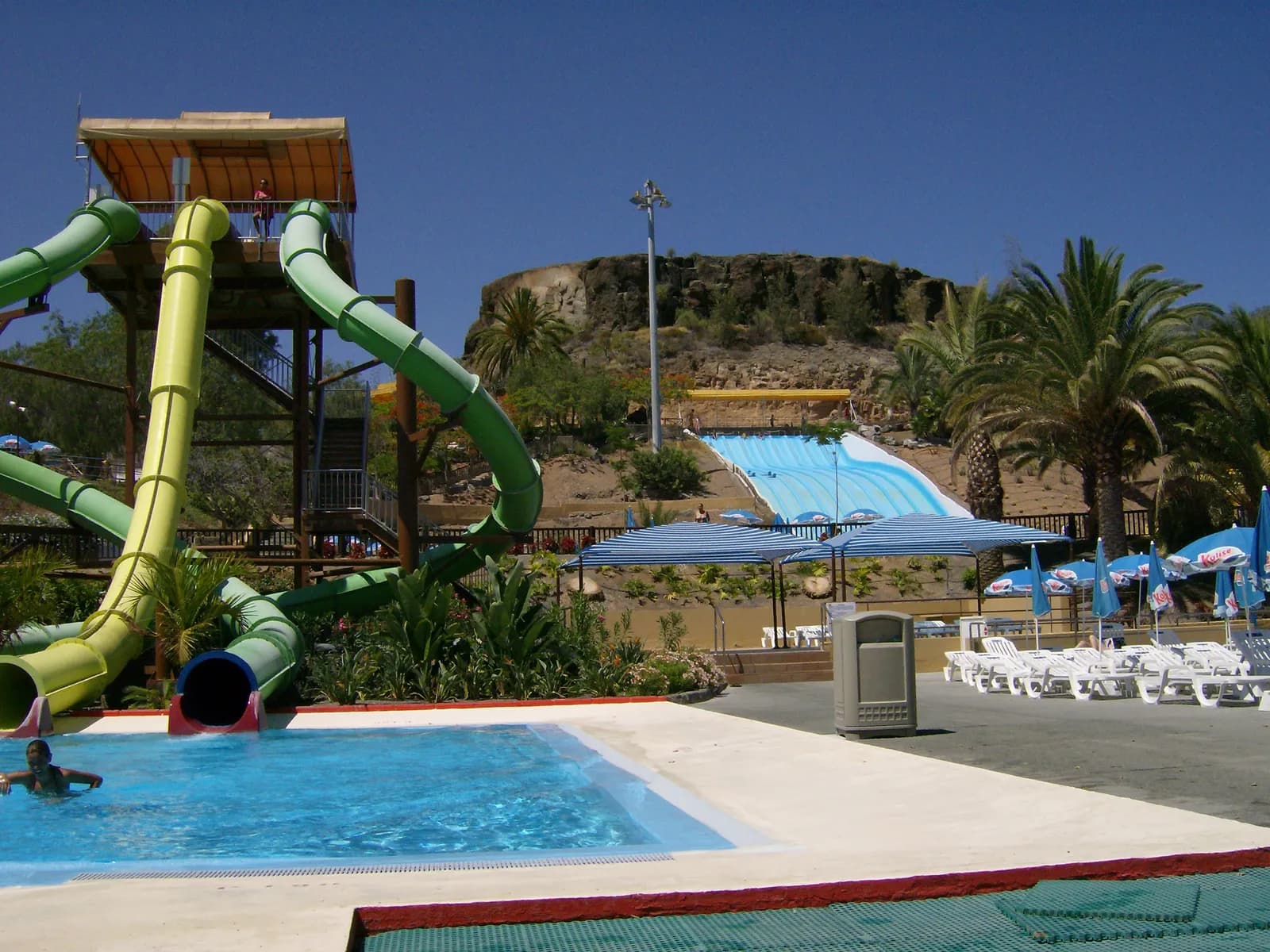 Toboganes y piscina de Aqualand Maspalomas