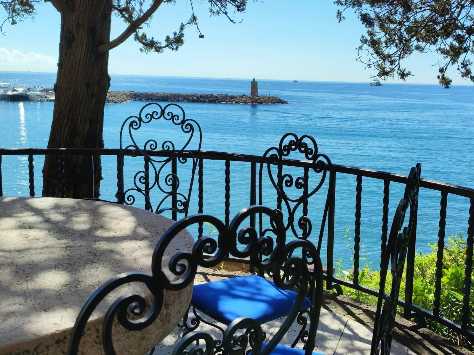Balcón de Europa en Nerja con vistas al mar