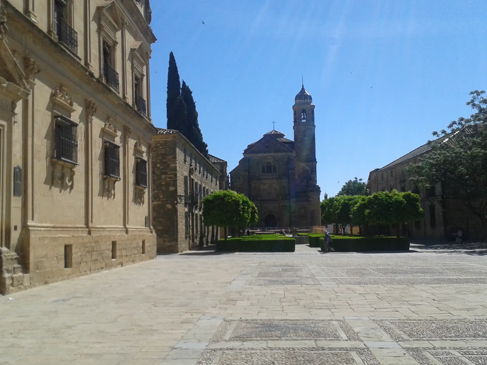 Plaza Vázquez de Molina en Úbeda, con la Sacra Capilla del Salvador