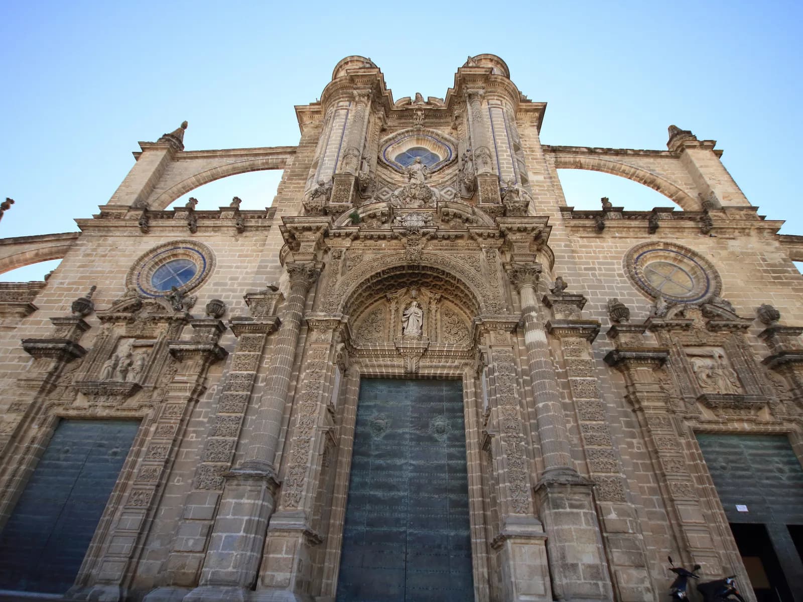 Fachada principal de la Catedral de Jerez
