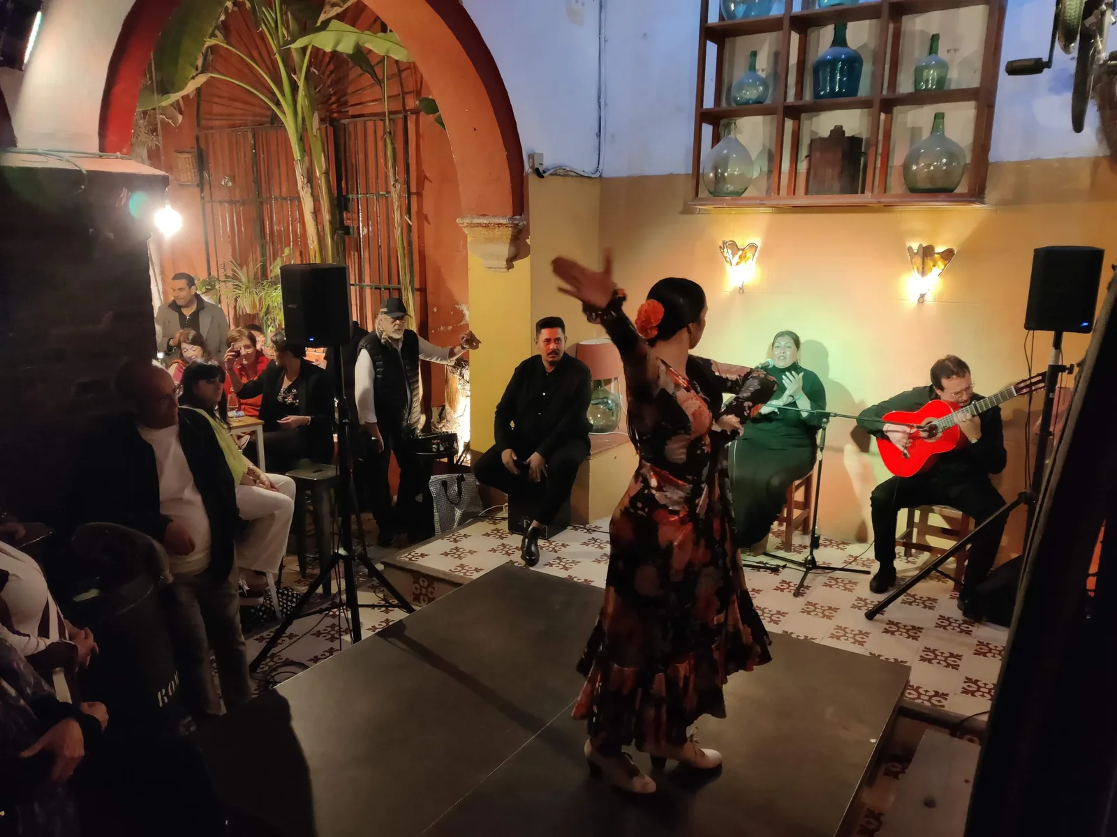 Actuación de flamenco en un tablao de Jerez
