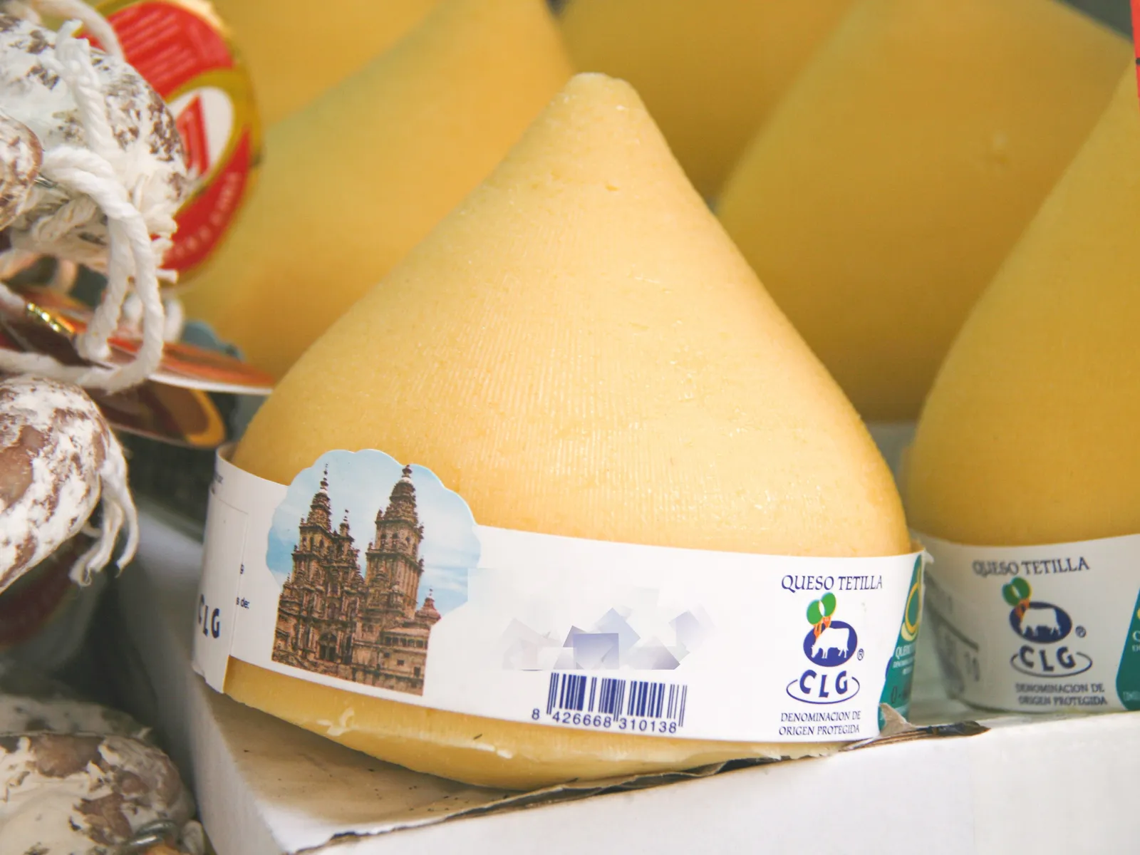Galician tetilla cheese with protected designation of origin