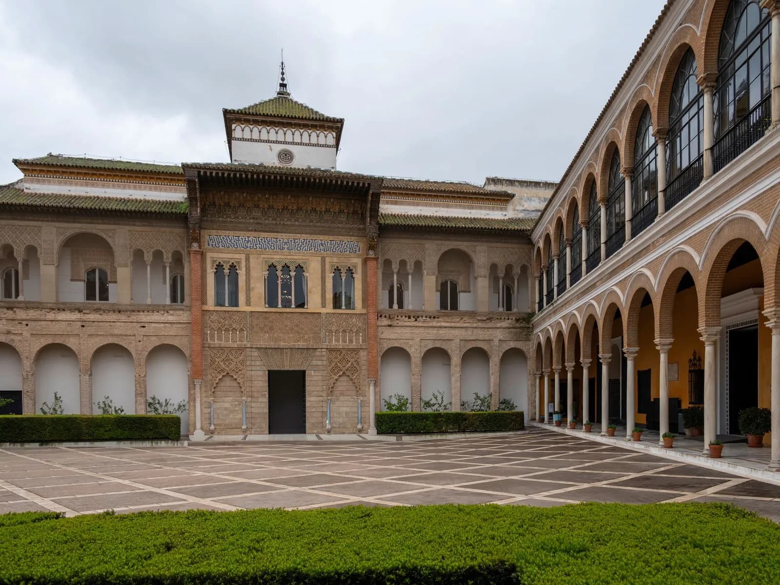 Patio interior del Real Alcázar de Sevilla