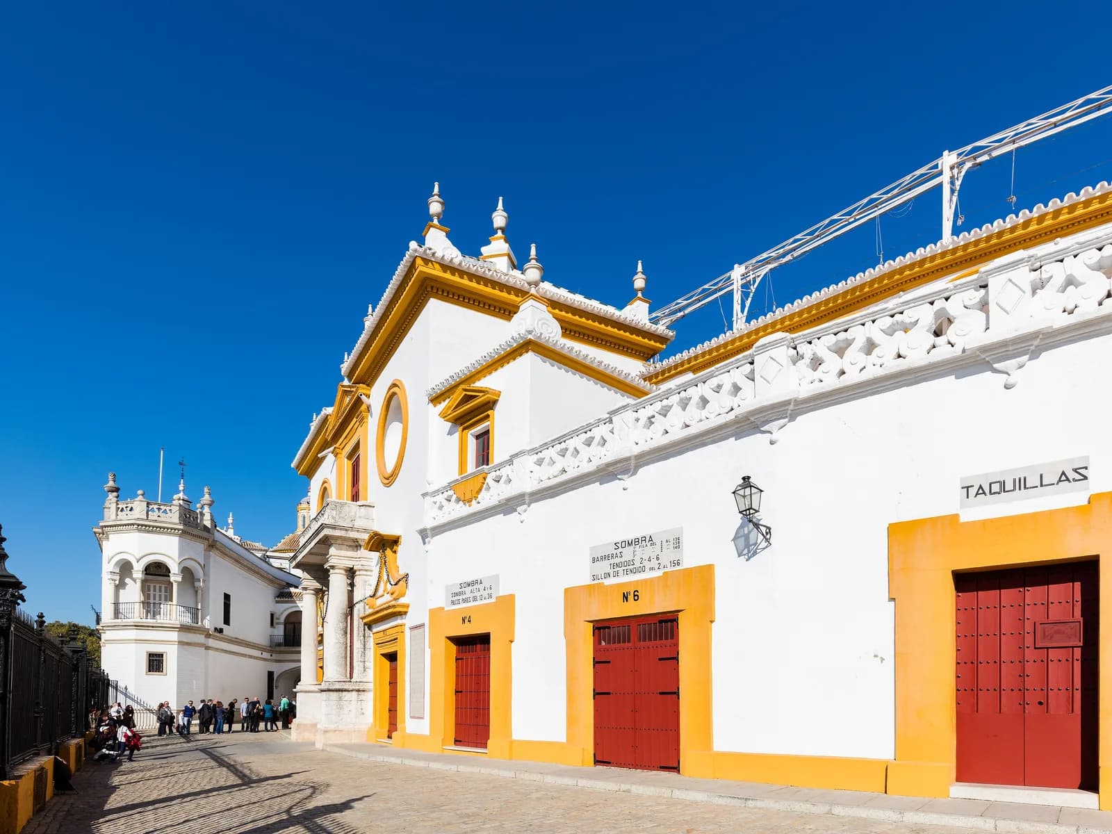 Fachada de la Real Maestranza de Caballería de Sevilla