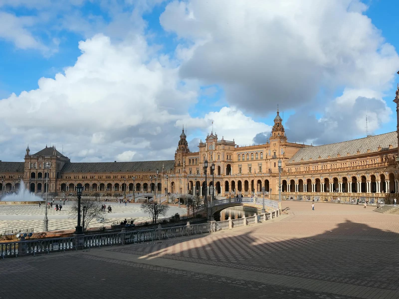 Wide view of Seville's Plaza de España