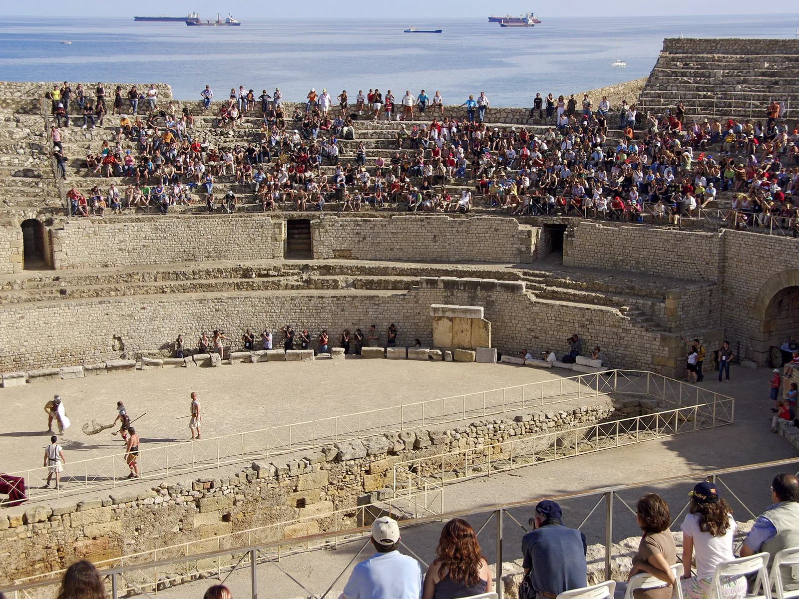 Gradas del anfiteatro durante una recreación histórica