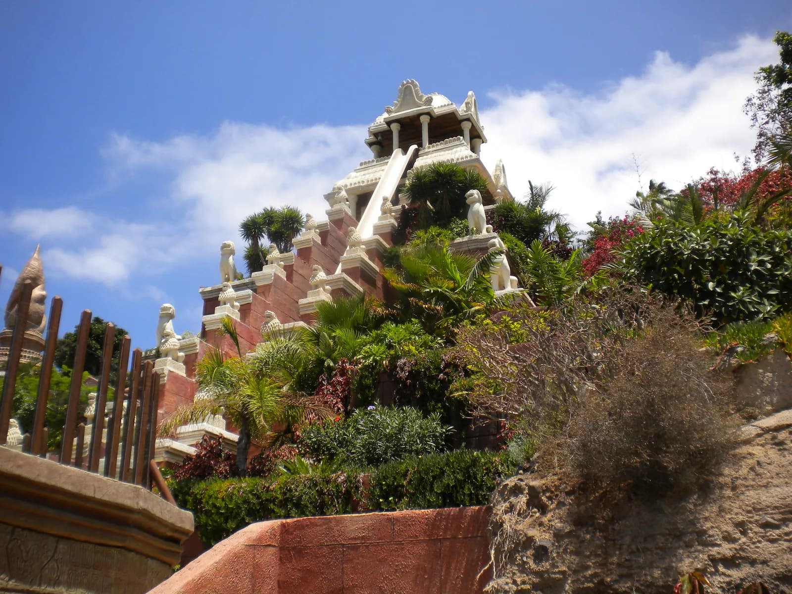 La Tower of Power de Siam Park, el tobogán de caída casi vertical