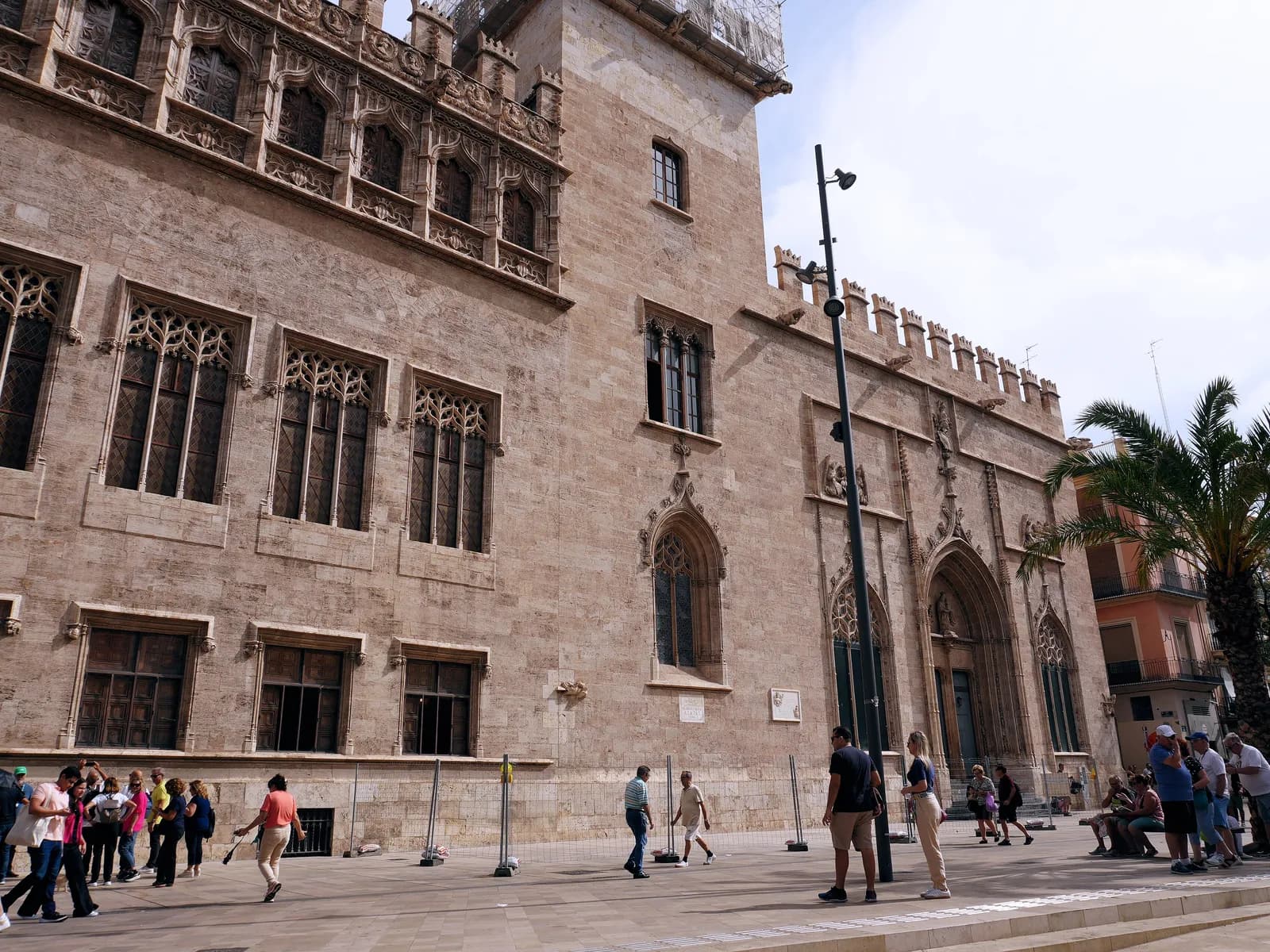 Fachada gótica de la Lonja de la Seda
