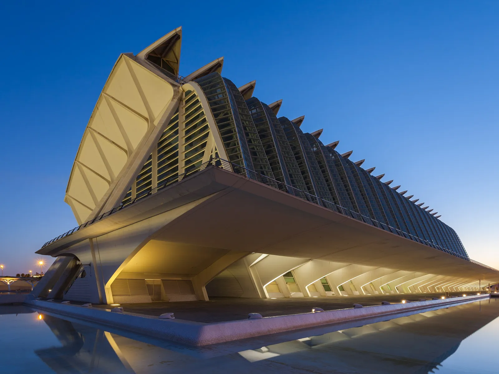 Museo de las Ciencias Príncipe Felipe al atardecer