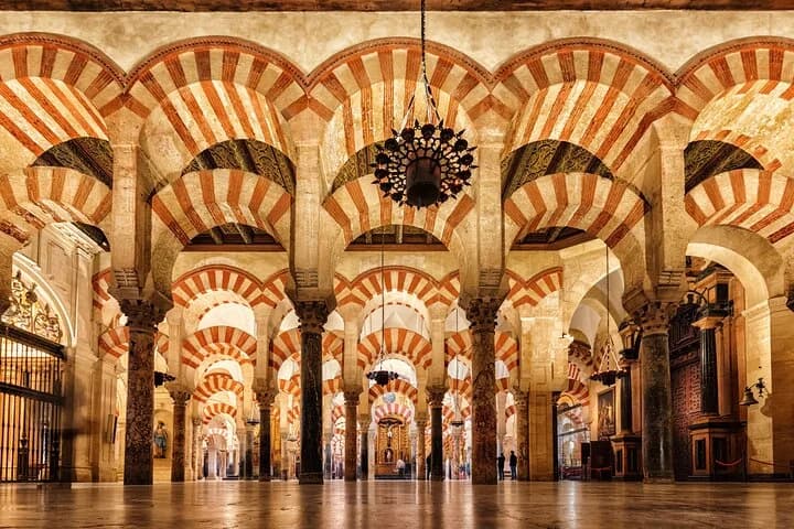 The forest of two-tone arches in the Mosque-Cathedral